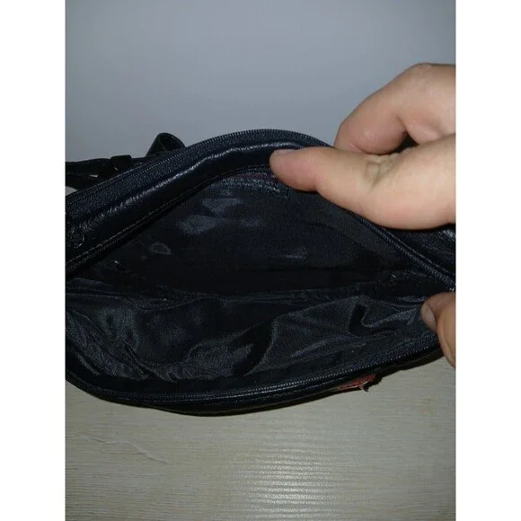 Wilsons Genuine Leather Fanny Pack Black With American Flag Closure Vintage - Picture 9 of 16